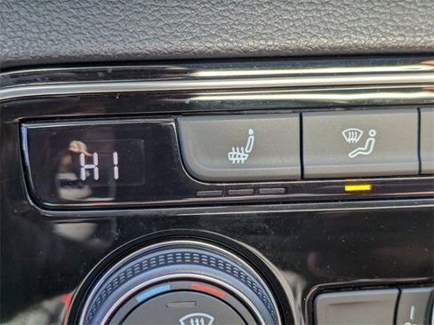 Certified 2022 Volkswagen Atlas SE image 24