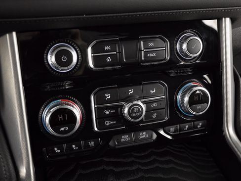 Used 2023 GMC Yukon XL Denali w/ Denali Reserve Package image 21