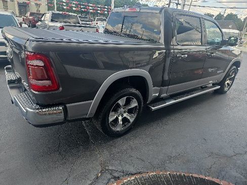Used 2019 RAM 1500 Laramie AWD/4WD image 3
