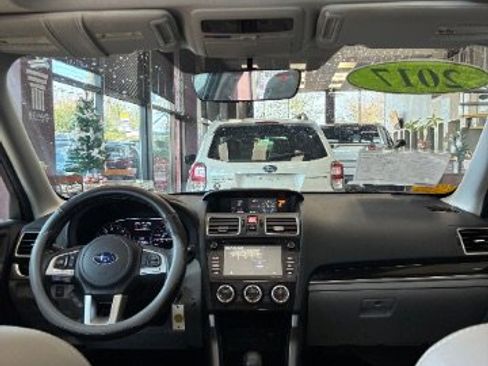 Used 2017 Subaru Forester 2.5i Limited image 30