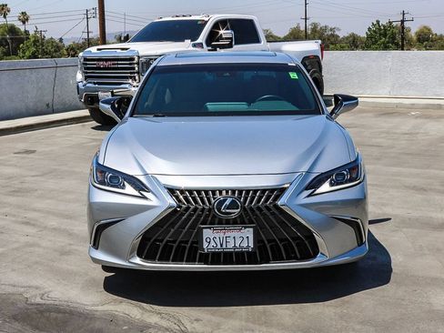 Used 2025 Lexus ES 300h w/ Premium Package FWD image 3