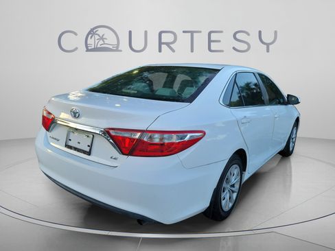 Used 2015 Toyota Camry LE FWD image 3