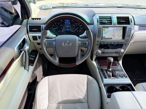 Used 2019 Lexus GX 460 Premium w/ Premium Package AWD/4WD image 11