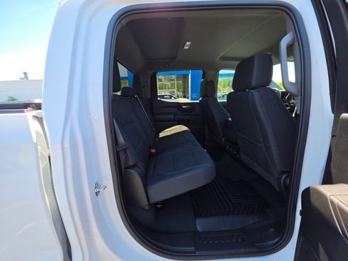 Used 2025 Chevrolet Silverado 1500 Custom Trail Boss w/ Dark Appearance Package AWD/4WD image 19