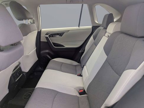 Used 2020 Toyota RAV4 XLE AWD/4WD image 13