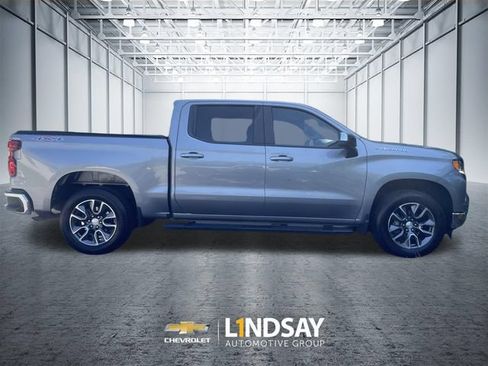 Used 2023 Chevrolet Silverado 1500 LT AWD/4WD image 9