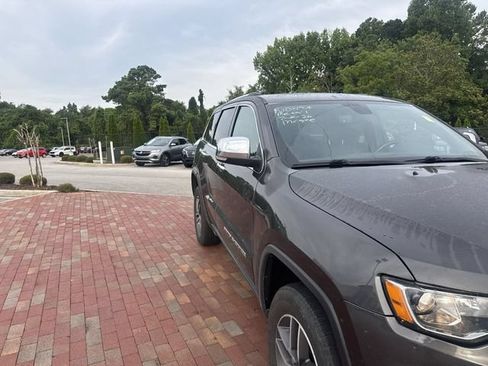 Used 2021 Jeep Grand Cherokee Limited w/ Sun & Sound Group AWD/4WD image 18