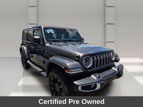 Used 2025 Jeep Wrangler Unlimited Sahara AWD/4WD image 2