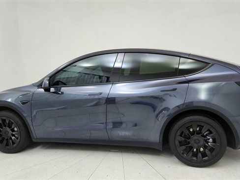 Used 2025 Tesla Model Y Long Range image 4