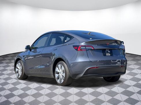 Used 2023 Tesla Model Y Long Range AWD/4WD image 3