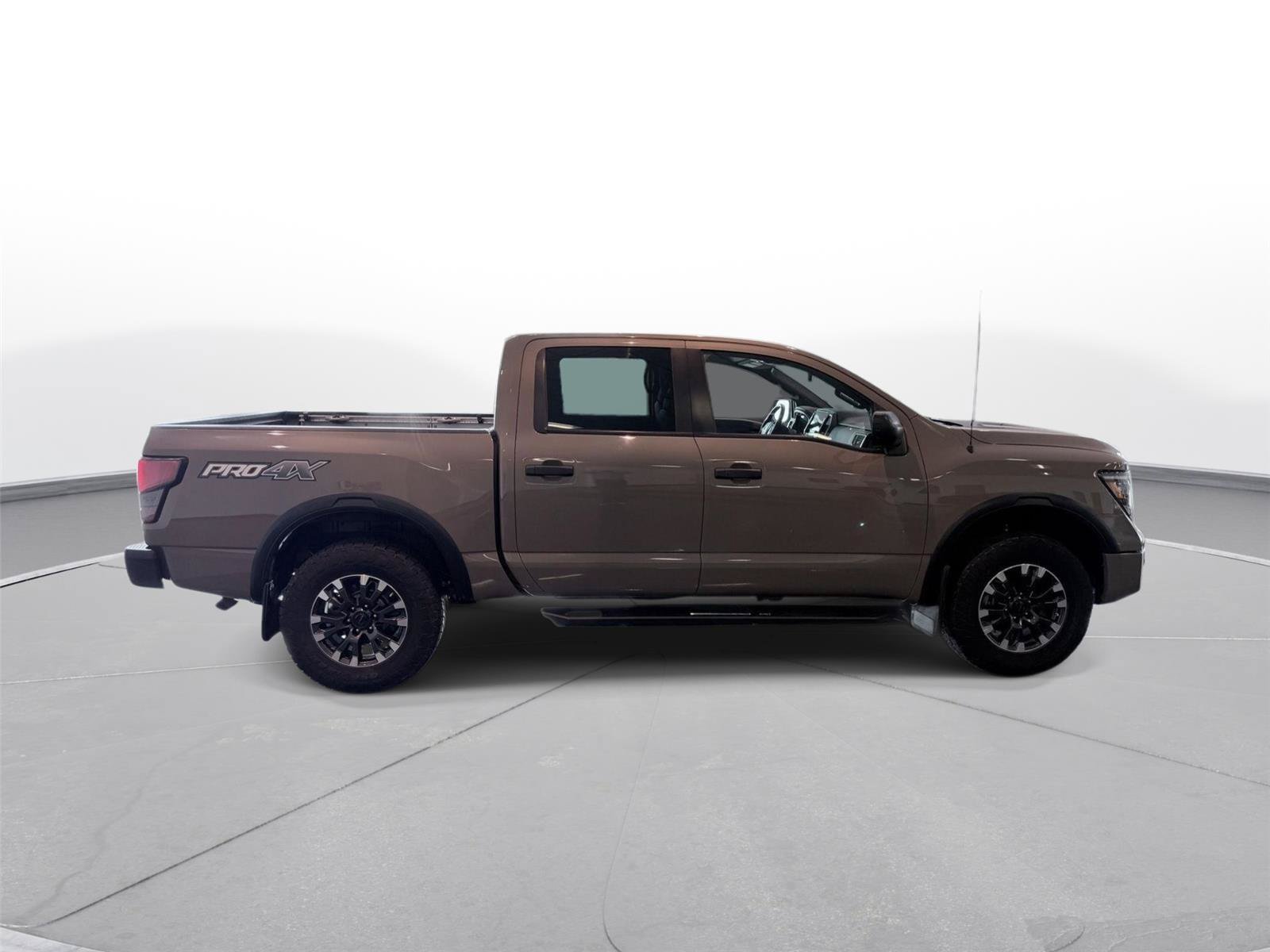 Used 2021 Nissan Titan PRO-4X w/ Pro-4x Utility Package AWD/4WD image 21