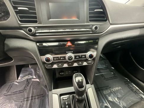 Used 2020 Hyundai Elantra SE w/ Cargo Package (C1) FWD image 10