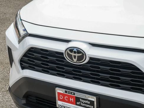 Certified 2025 Toyota RAV4 XLE w/ Convenience Package FWD image 5