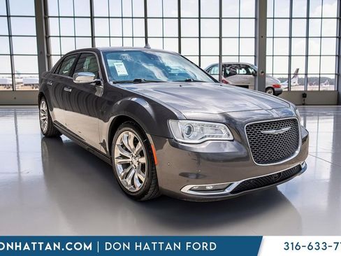 Used 2018 Chrysler 300 Limited w/ Safetytec Plus Group RWD image 32