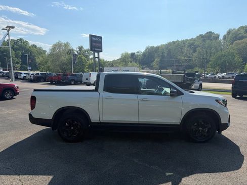 Used 2021 Honda Ridgeline Black Edition image 2