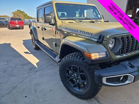 Used 2025 Jeep Gladiator Sport image 6