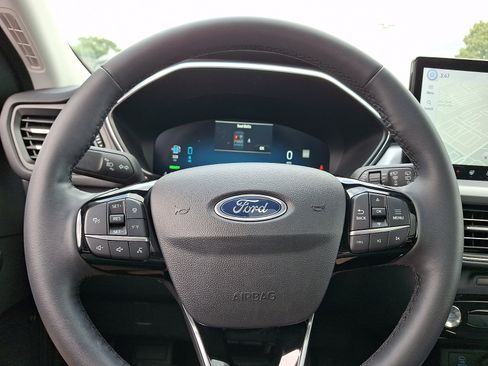 Used 2023 Ford Escape SE w/ PHEV Premium Package FWD image 25