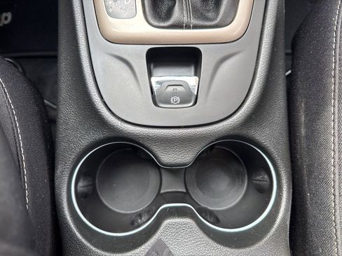 Used 2015 Jeep Cherokee Sport FWD image 16