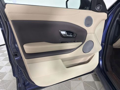 Used 2018 Land Rover Range Rover Evoque SE Sport Utility 4D image 9