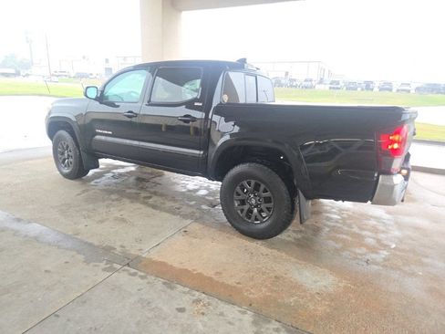Used 2023 Toyota Tacoma SR5 w/ SR5 Appearance Package RWD image 7