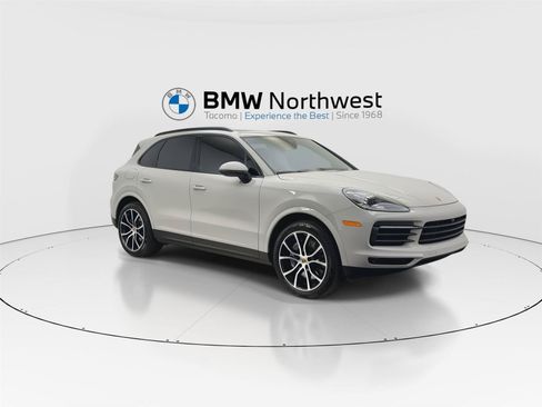 Used 2022 Porsche Cayenne Platinum Edition w/ Premium Package Plus AWD/4WD image 6