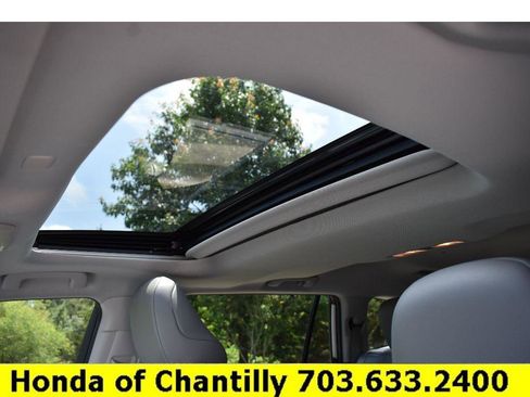Used 2022 Toyota Highlander XLE AWD/4WD image 21