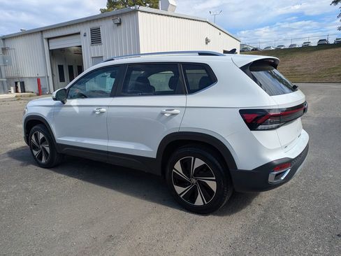 New 2026 Volkswagen Taos SE AWD/4WD image 6