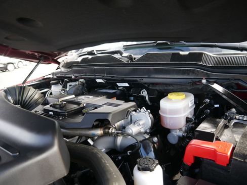 Used 2024 RAM 2500 Tradesman w/ Chrome Appearance Group image 16