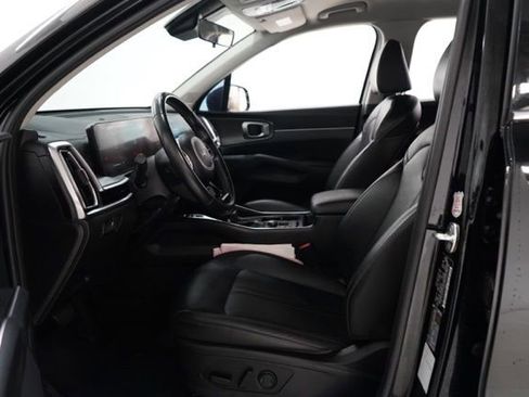Used 2024 Kia Sorento S image 16