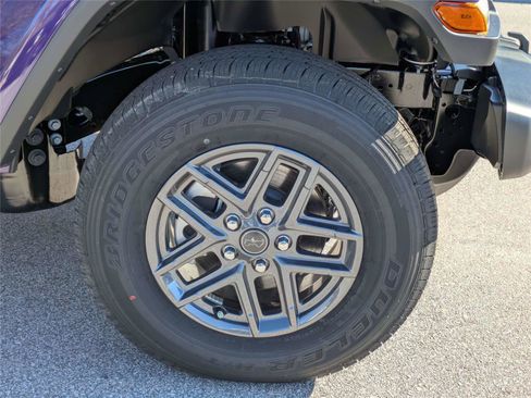 New 2026 Jeep Gladiator Sport image 12