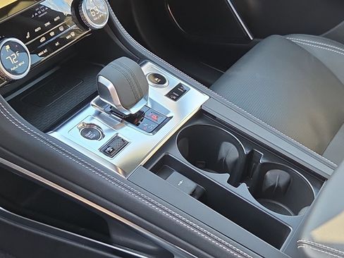 Used 2024 Jaguar F-PACE R-Dynamic S image 13