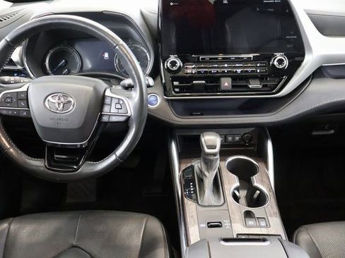 Used 2021 Toyota Highlander Platinum image 15