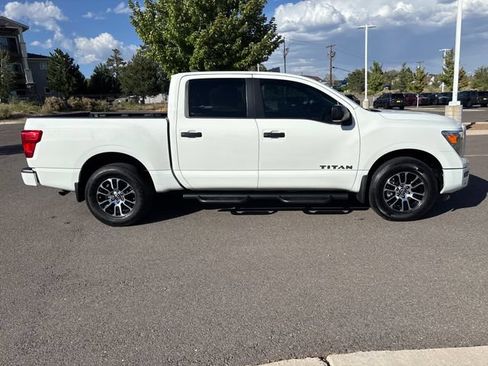 Used 2024 Nissan Titan SV w/ SV Convenience Package AWD/4WD image 2