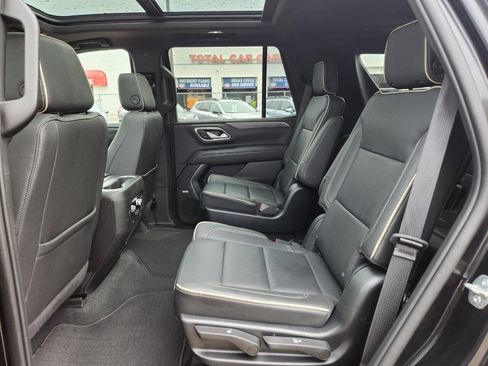 Used 2022 GMC Yukon SLT w/ SLT Premium Package AWD/4WD image 14