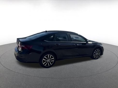 Used 2025 Volkswagen Jetta SE image 15