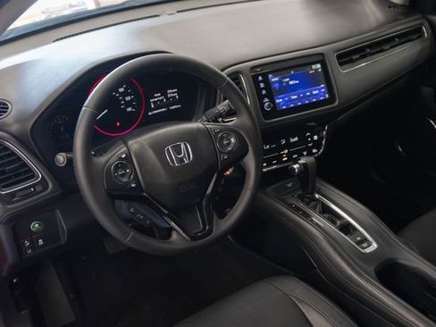 Used 2019 Honda HR-V EX-L image 2