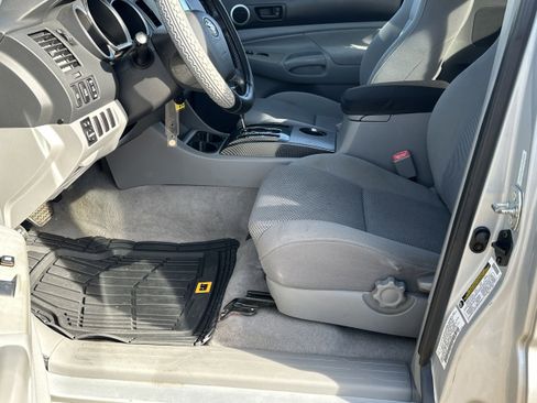 Used 2005 Toyota Tacoma 4x4 Access Cab image 9