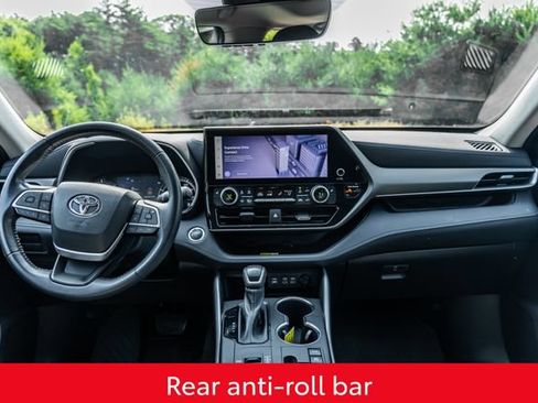 Used 2023 Toyota Highlander XLE AWD/4WD image 30