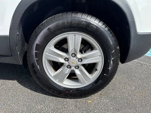 Used 2019 Chevrolet Trax LT w/ LT Convenience Package AWD/4WD image 44