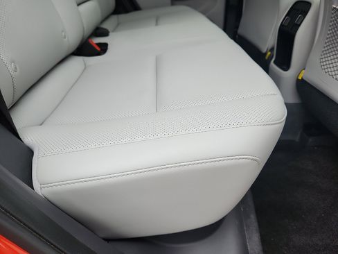 Used 2024 Hyundai Kona Limited FWD image 31