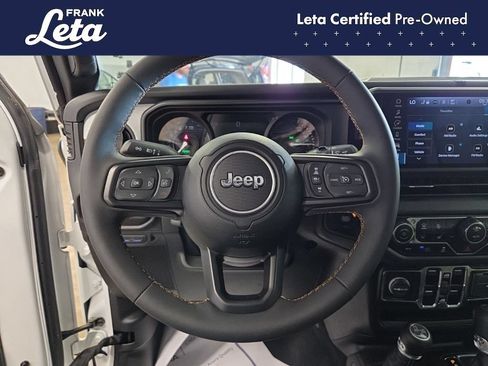 Used 2024 Jeep Wrangler Unlimited w/ Convenience Group AWD/4WD image 12