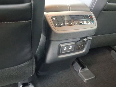 New 2026 Nissan Pathfinder Platinum image 28