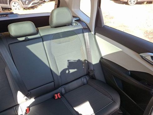 Certified 2025 Volkswagen Taos SE w/ Panoramic Sunroof Package image 20