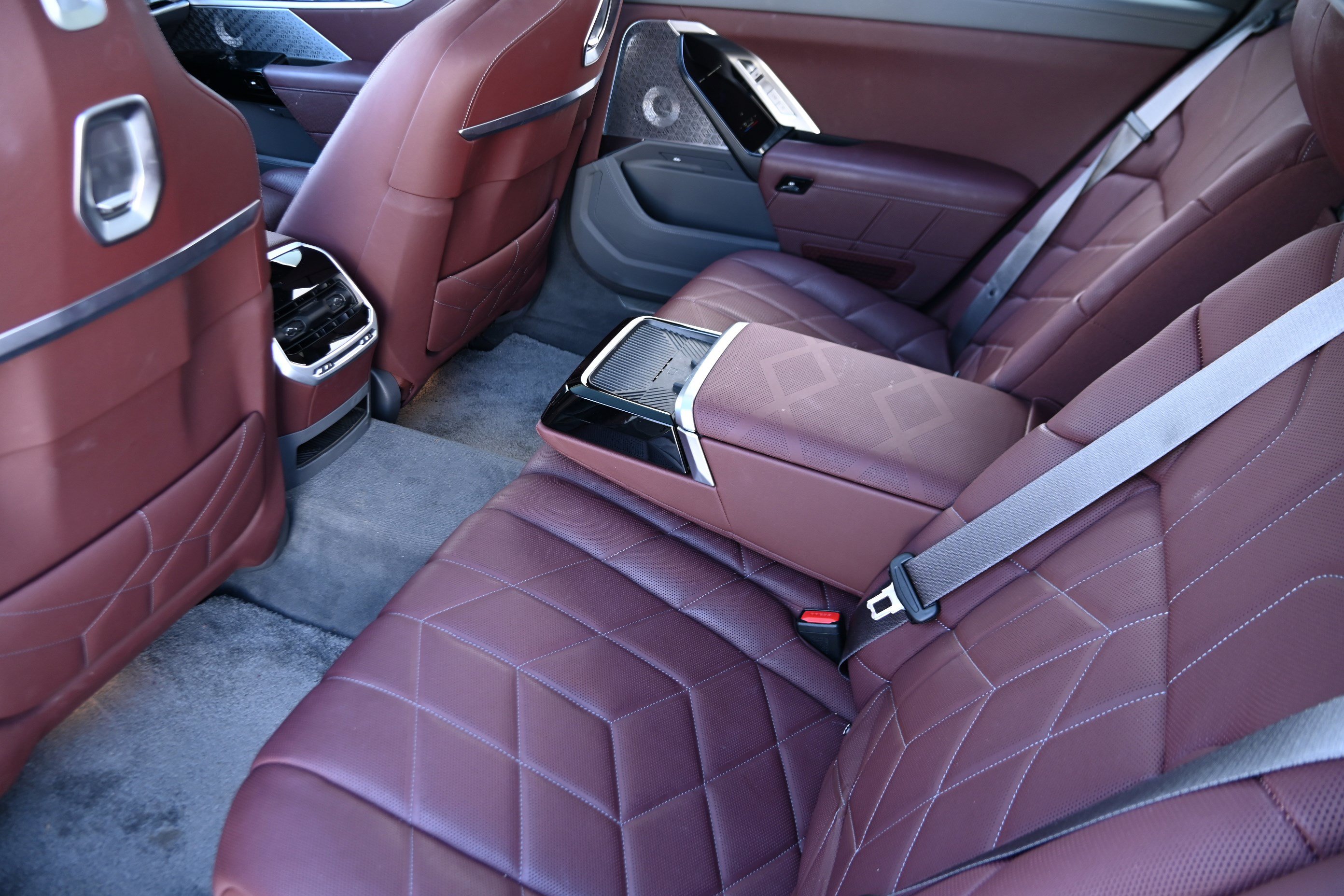 Certified 2023 BMW i7 xDrive60 AWD/4WD image 12