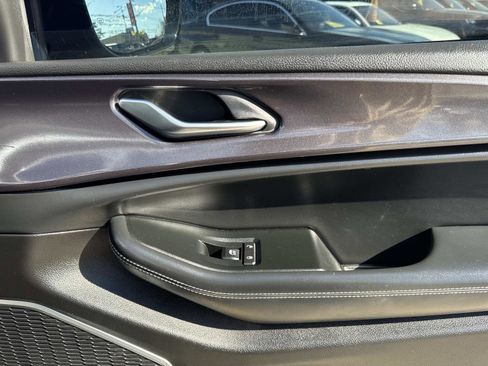 Used 2021 Jeep Grand Cherokee L Laredo image 14