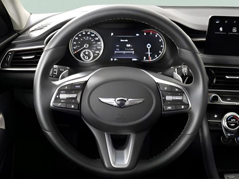 Used 2023 Genesis G70 2.0T image 22