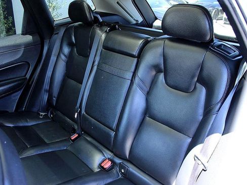 Used 2019 Volvo XC60 T6 Momentum w/ Advanced Package image 9