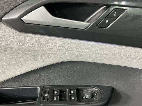 Used 2023 Volkswagen Taos SEL image 21