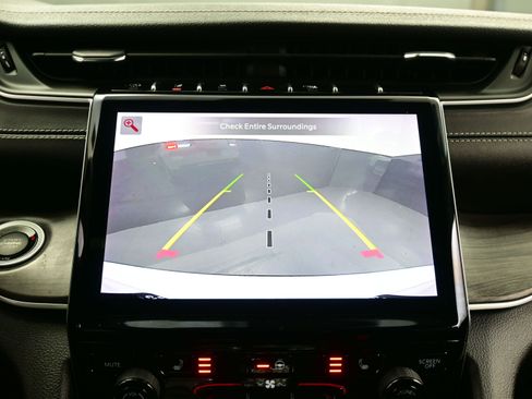 Used 2023 Jeep Grand Cherokee L Limited image 20