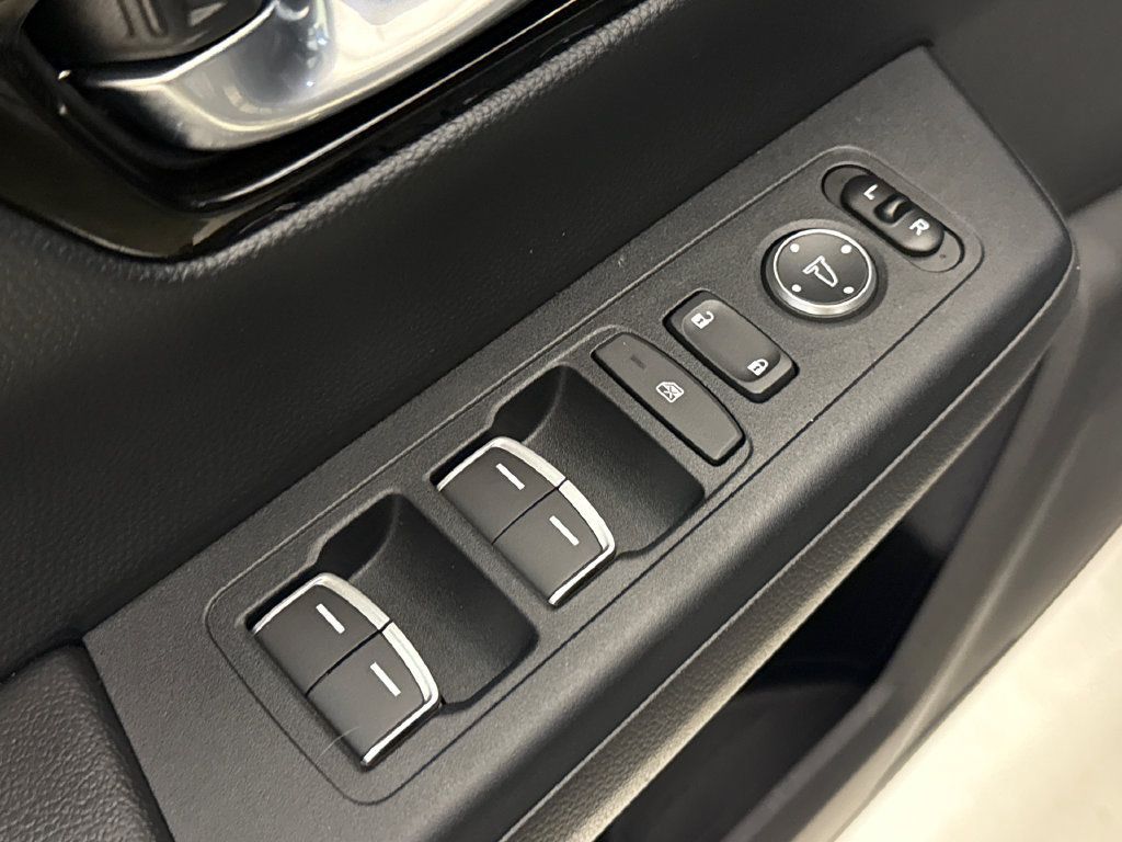 Used 2025 Honda CR-V Sport Touring image 21